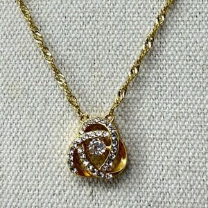 Rose Pendant Necklace Trembler Flower Gold Tone Jewelry Classic Sparkle‎